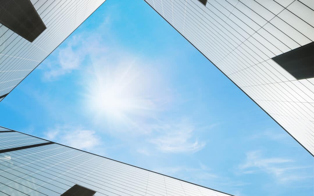sun-between-skyscrapers